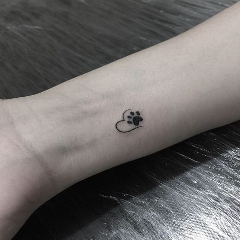 Minimal Tattoo Ideas, Tiny Tattoos For Women, Pawprint Tattoo, Animal Tattoo Ideas, Dog Paw Tattoo, Paw Tattoo, Petite Tattoos, Tasteful Tattoos, Cute Little Tattoos