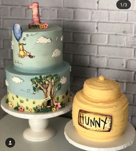 Baby's First Birthday, Bolo Tumblr, Winnie The Pooh Cake, Idee Babyshower, Disney Baby Shower, Winnie The Pooh Birthday, Baby Bear Baby Shower, Baby First Birthday