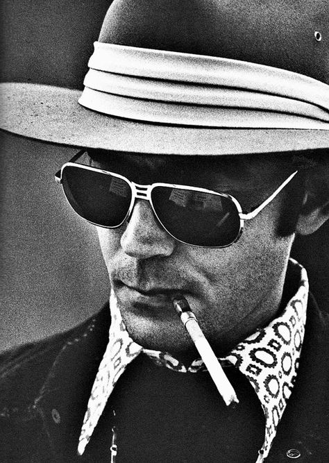 Hunter S. Thompson. "When the going gets weird, the weird turn pro." Gonzo Journalism, The Good Dr, Hunter Thompson, Hunter S Thompson, Cool Tumblr, Hunter S, Fear And Loathing, White Photo, Way Of Life