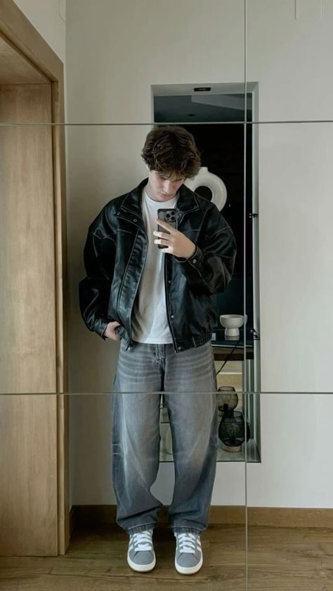 Men Different Styles, Baggy Fits For Men, Men Outfits Jacket, Baggy Jeans On Men, Guys Jacket Outfit, Man Styles Outfit, Cool Styles For Men, Fashion Inspo Outfits For Men, Jacket And Jeans Outfit Men