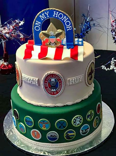 Need some culinary inspiration? Check out these delectable Eagle Scout cakes - On Scouting Boy Scout Cake, Cub Scout Cake, Eagle Scout Cake, Eagle Scout Court Of Honor, Boy Scout Badges, Boy Scouts Merit Badges, Eagle Scout Ceremony, Court Of Honor, Eagle Scouts