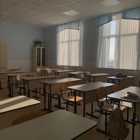 Boarding School Aesthetic, Classroom Interior, School Building Design, Modern Classroom, School Interior, School Campus, Dream School, Social Development, Common Myths