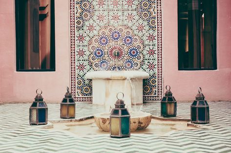 Today’s article examines the significance of #mosaic #tileart in the city of Morocco! Morocco Style, Vintage Filters, Mosaic Tile Art, Latest House Designs, Colourful Tile, Moroccan Mosaic, Moroccan Tile, Moroccan Decor, Tile Art