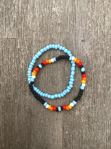 These handmade western bracelets are comfortable, super stretchy and fun! 🤠 Beaded Western Bracelets, Flat Clay Bead Bracelet Ideas Western, Western Beaded Bracelets, Country Bracelets, Western Beaded Jewelry, Hispanic Jewelry, Bracelets Western, Birthday Presents For Boys, Western Bracelets