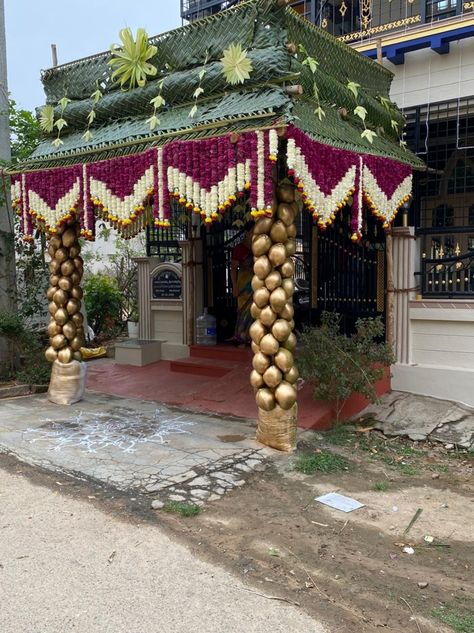 Backdrop Decorations Traditional, Home Marriage Decoration, Coconut Leaf Mandap, Varusai Thattu Decoration, Traditional Decorations For Function, Chapara Design For Wedding, Chapra Decorations, Marriage Events Ideas, Chappra Decoration