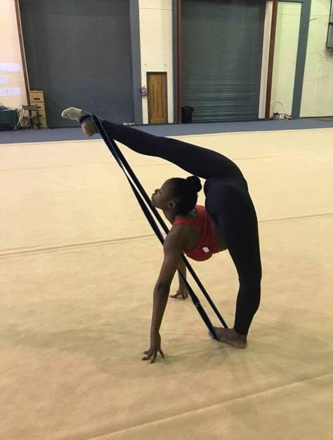 Black gymnast Black Gymnast Aesthetic, Flexibility Aesthetic Vision Board, Raelynn Aesthetic, Tumbling Aesthetic, Gymnastic Aesthetic, Flexibility Aesthetic, Nutrient Dense Diet, Acrobatic Poses, Black Gymnast