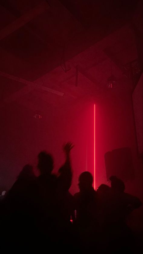 Рейв туса. Techno ist Liebe Techno Core, Red Light Party, Techno Wallpaper, Red Led Aesthetic, Techno Aesthetic, Techno Vibes, Dark Techno Aesthetic, European Techno Aesthetic, Red Night Club Aesthetic