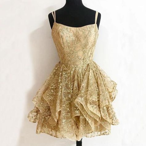 Gold Homecoming Dress, Dresses Glitter, Gaun Koktail, Gold Sequin Shorts, Cocktail Party Outfit, Sparkly Shorts, Mode Ulzzang, Mini Prom Dresses, Short Homecoming Dresses