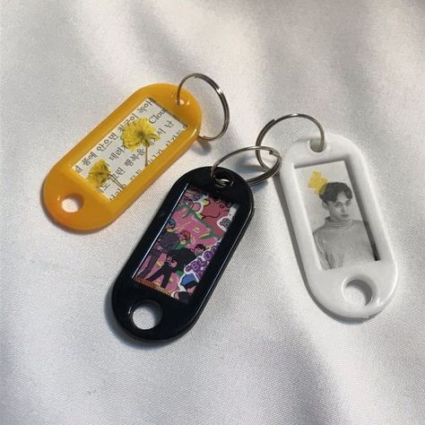 Kpop Diy, 背景 シンプル, Korean Aesthetic, Kpop Merch, Kpop Aesthetic, My Profile, Keychains, Exo, Diy And Crafts