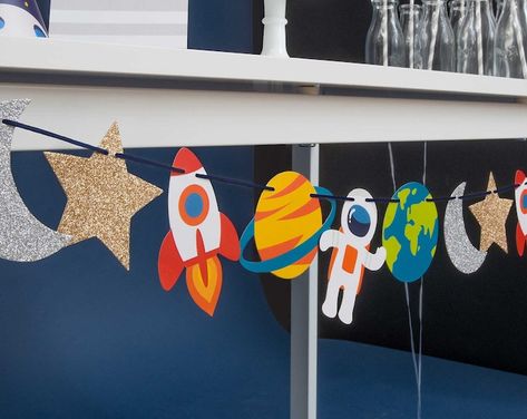 Space Balloon Garland Space Party Astronaut Balloon - Etsy Turkey Moon Garland, Space Themed Birthday Party, Space Themed Birthday, Planet Birthday, Space Party Decorations, Garland Birthday, Baby Shower Bunting, Astronaut Party, Space Theme Party