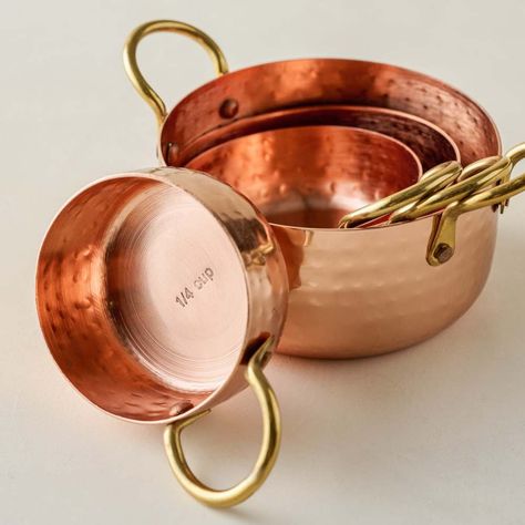 Hammered Copper & Gold Measuring Cups - Magnolia Gold Measuring Cups, Ceramic Berry Bowl, Copper Cups, Ceramic Canister, Copper Cookware, Paris Mode, Copper Pots, Copper Kitchen, Berry Bowl