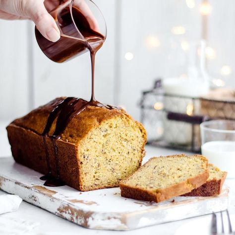 Superfood Banana Bread Quinoa Flakes, Single Layer Cakes, Banana Milk, Cake Photography, Snack Cake, Love And Support, Big Hugs, Vegan Baking, Bowls Recipe