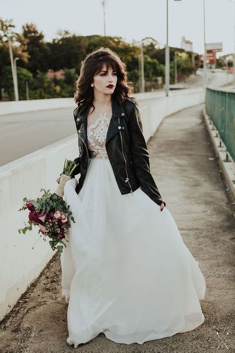 an edgy bridal look done with a black leather jacket and a dark lip plus a romantic wedding dress Grunge Wedding Dress, Edgy Wedding Dress, Grunge Wedding, Edgy Bridal, Inspired Wedding Dress, Biker Wedding, Edgy Wedding, Rockabilly Wedding, Rock N Roll Wedding