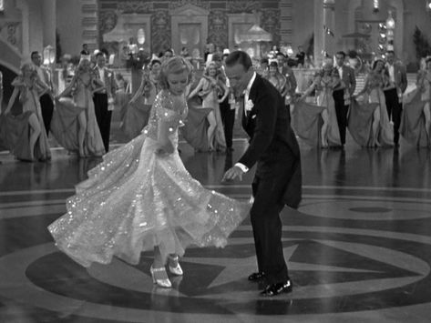 TOP HAT (1935): A Smooth, Classy and Cool Romance | Alfred Eaker's ... Top Hat 1935, Fred Astaire And Ginger Rogers, Fred And Ginger, Old Hollywood Style, Ginger Rogers, Shall We Dance, Partner Dance, Fred Astaire, Tap Dance