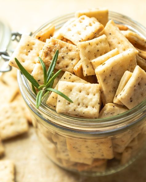 Sourdough Discard Crackers (olive oil, rosemary, parmesan) Sourdough Discard Saltines, Sourdough Discard Crackers Parmesan, Homemade Sourdough Crackers, Discard Crackers Sourdough, Discard Sourdough Crackers, Sourdough Mom, Sourdough 101, Sourdough Sweets, Sourdough Discard Crackers