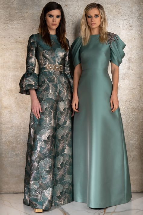 Reem Acra Fall 2023 Ready-to-Wear Collection | Vogue Fall 2023 Ready To Wear, Maxi Dress Designs, Reem Acra, 2023 Ready To Wear, Gowns With Sleeves, Modest Fashion Outfits, Winter 2023, Fall 2023, Fashion Show Collection