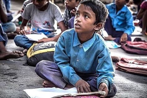 Learn English - Life of a poor Bangladesh student Story | Chatsifieds.com Finish College, Poor Family, Background Images Hd, Speak English, Amazing Nature Photos, Indian Aesthetic, Poor People, Student Studying, Taxi Driver