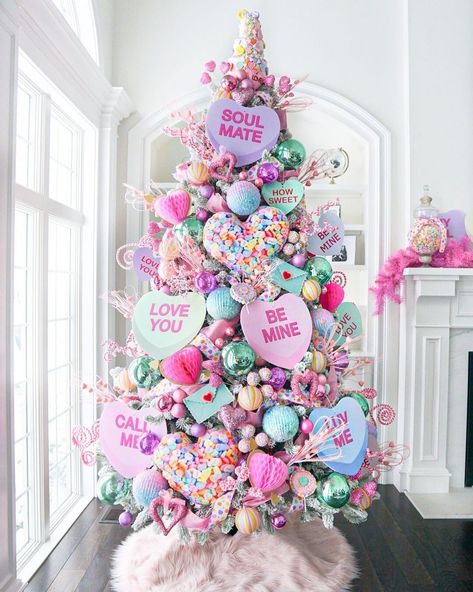 SAMI RICCIOLI on Instagram: “💖💜Conversation Heart Tree 💜💖 I can’t believe it’s February already! Getting ready to wrap the other Valentines tree for transport in a…” Gingerbread Cubicle, Valentine's Tree, Valentines Tree, Valentine Designs, Candy Decorations Diy, Christmas Tree Decorating Ideas, Tree Decorating Ideas, Diy Valentine's Day Decorations, Valentine Tree