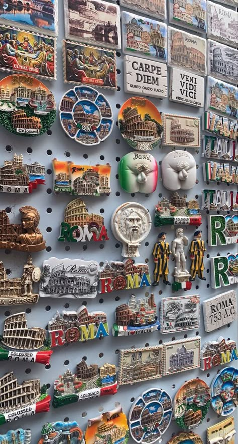 Rome Souvenirs, Italy Souvenirs, Italian Souvenirs, Travel Magnets, Italian Vibes, Souvenir Display, Rome Trip, Somewhere In Northern Italy, Italy Vibes