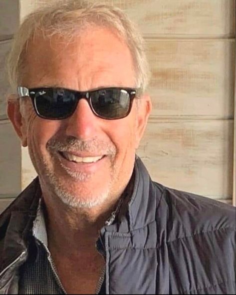 Kelvin Costner Pictures, Kelvin Costner Selfie, Kaley Cuoco Hair, Good Morning Wish, Gibbs Ncis, Medicine Snaps, Keanu Reeves Quotes, Clive Owen, Johnny Depp Pictures