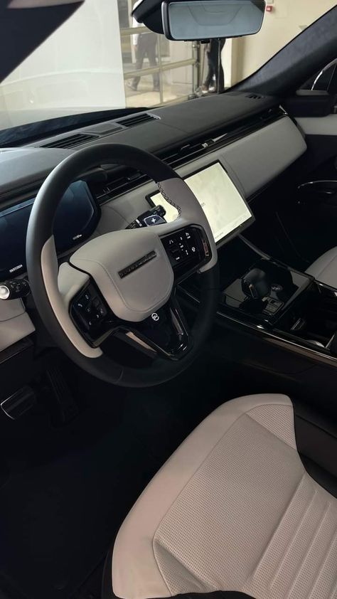 Range Rover Sport Interior, Range Rover Aesthetic, Range Rover Interior, Range Rover Sv, Cars Mercedes, Dream Cars Mercedes, Up Game, Range Rover Sport, Car Photos