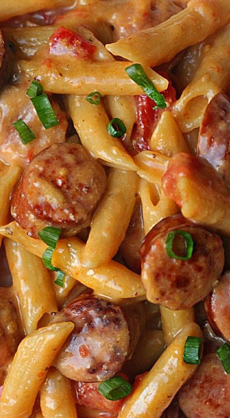 Cheesy Smoked Sausage Pasta, Garlic Gravy, Pasta Sausage, Smoked Sausage Pasta, Rustic Chicken, Smoked Sausage Recipes, Sausage Dinner, Sausage Pasta Recipes, Hashbrown Casserole