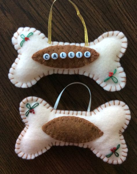 Diy Felt Dog Christmas Ornaments, Felt Dog Christmas Ornaments, Felt Dogs Pattern, Felt Dog Bone Ornaments, Dog Bone Ornaments Diy, Homemade Dog Ornaments, Felt Dog Ornament Pattern, Felt Dog Ornament Pattern Free, Dog Felt Pattern