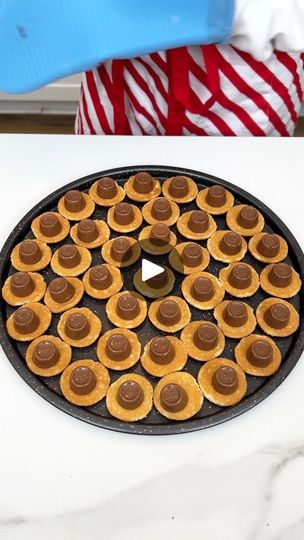 Twix Cookies With Rolos, Nilla Wafer Twix Cookies, Rolo Cookies With Vanilla Wafers, Vanilla Wafers And Rolos, Nilla Wafers And Rolos, Rolo Nilla Wafer, Ritz Rolo Cookies, Desserts With Vanilla Wafers, Justine Kameron Recipes