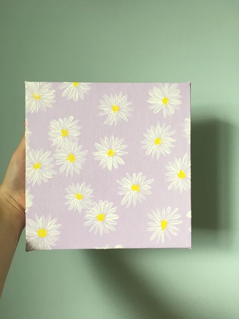 Easy Canvas Paper Painting, Daisies Aesthetic Painting, Daisy Easy Painting, Cute And Easy Paintings On Canvas Simple, Daisy Flower Canvas Painting, Canvas Art Flowers Simple, Mini Painting Canvas Ideas, Aesthetic Daisy Drawing, Painting Daisy Easy