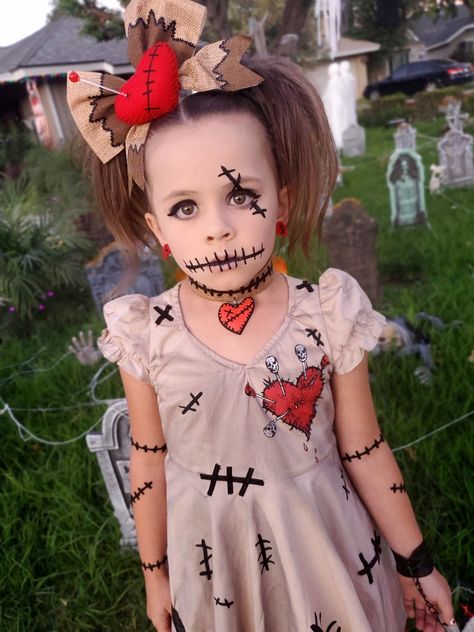 Kids Voodoo Doll makeup 🖤❤🖤 Scary Doll Costume, Creepy Doll Halloween Costume, Creepy Doll Costume, Doll Makeup Halloween, Halloween Makeup For Kids, Creepy Doll Halloween, Halloweenský Makeup, Creepy Halloween Costumes, Scary Kids