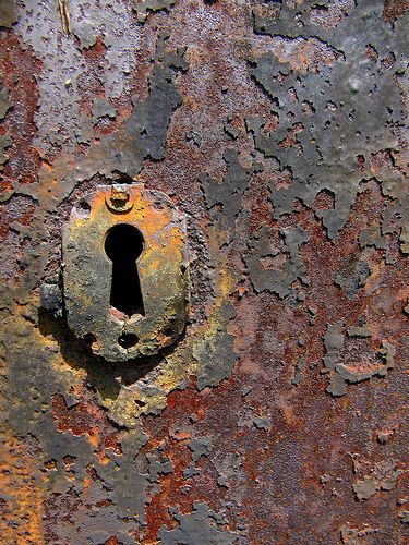 Rust sometimes DOES sleep | by Star Cat Foto Macro, Rust Never Sleeps, Growth And Decay, Door Detail, Peeling Paint, Rusted Metal, Rusty Metal, Metal Surface, Old Doors