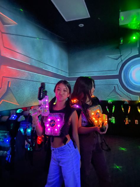 Friend Summer Aesthetic, Laser Tag Aesthetic, 2016 Summer Aesthetic, Fun Life Aesthetic, Fun Hangout Ideas, Friends Hangout Aesthetic, Summer Activities For Teenagers, Summer Things To Do With Friends, Summer Hangout Ideas