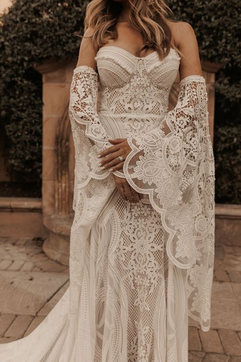 How fabulous is this Rue De Seine lace wedding gown and its off the shoulder lace sleeves. Wedding Dress Tulle Lace, Boho Glam Wedding, Lake Las Vegas, Boho Wedding Dress Lace, White Wedding Dress, Dream Wedding Ideas Dresses, Boho Glam, Glam Wedding, Boho Wedding Dress