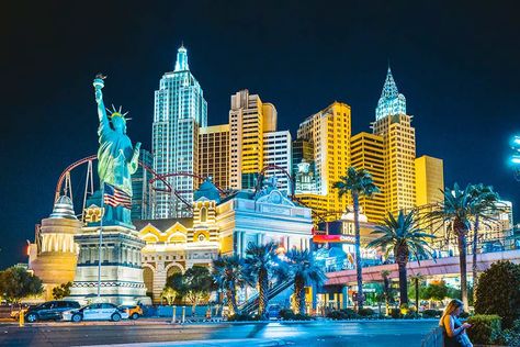 Las Vegas is an amazing destination to walk around and taking a self-guided walking tour along the Las Vegas Strip is a great way to… Las Vegas Trip Planning, Vegas Trip Planning, Downtown Photography, Vegas Skyline, Vegas Night, Las Vegas Photos, New York Hotels, Las Vegas City, Nevada Usa