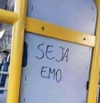 Frases Emo, Emo Scene Aesthetic, Scene Aesthetic, Korean Japanese, Roblox Memes, Funny Me, Some Words, Cool Pictures, Funny Memes