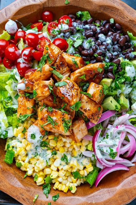 Best Salads With Chicken, Winter Chicken Salad, Salad With Beans Recipes, Jerk Salad, Clean Eating Bowls, Best Bbq Food, Chicken Corn Salad, Salad Toppings Ideas, Corn Salad Avocado