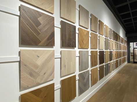 Flooring Showroom Ideas, Mdf Showroom, Laminate Showroom, Interior Showroom, Flooring Showroom, Showroom Ideas, Tile Display, Retail Store Display, Showroom Display