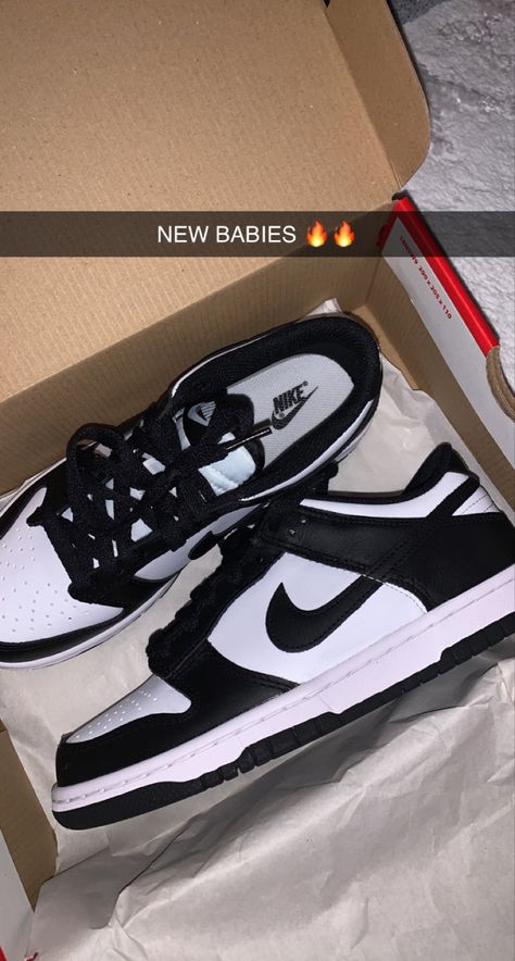 Nike Dunk Lows Panda, Pandas Nike Dunks Outfit, Nike Shoes Women Trendy, Nike Dunk Panda Outfit, Nike Dunk Low Panda Outfit, Dunk Panda Outfit, Nike Panda Dunks Outfit, Outfits With Panda Dunks, Black Nike Shoes Outfit