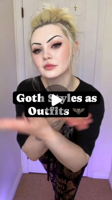 Seductive Witch Aesthetic, Eco Goth Aesthetic, Goth Outfit Ideas Casual, Different Goth Styles, Simple Goth Outfit Casual, Goth Clubbing Outfit, Romantic Goth Aesthetic Outfits, Romantic Goth Outfits Casual, Easy Grunge Outfits