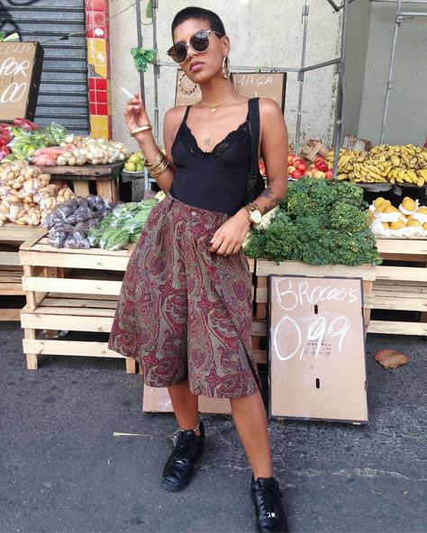 Culottes Shorts Outfit, Culotte Shorts, Looks Vintage, Skirt Outfits, Her Style, Short Outfits, Midi Skirt, Pants, Clothes