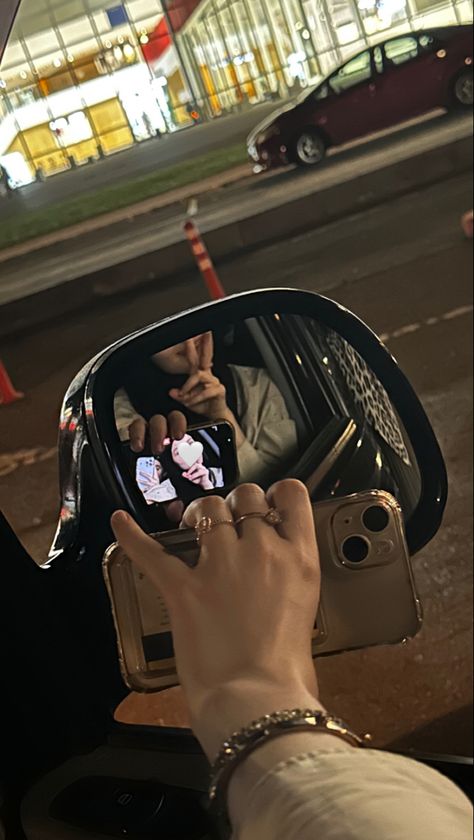 Selfie In Car Night, Night Car Selfie, Side Mirror Selfie, Car Inside Aesthetic, Car Selfie Ideas, Car Selfie Poses, Car Mirror Selfie, Car Pose, Selfies Ideas