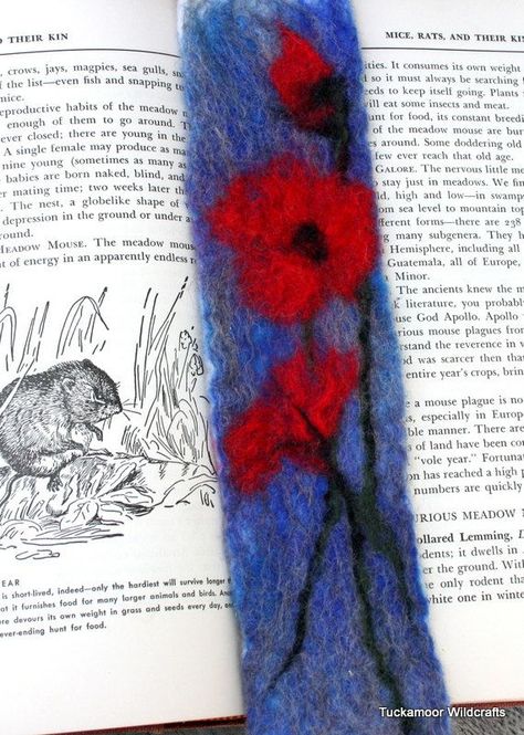 Felted Bookmarks, Felted Cards, Felt Making, Felt Wall Hanging, Felt Bookmark, Needle Felting Diy, Wet Felting Projects, Felt Pictures, Custom Bookmarks