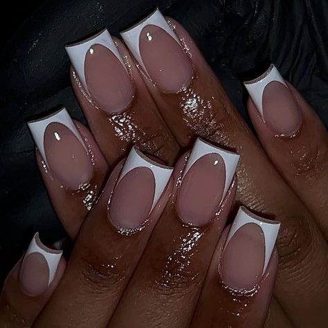 using @shopagaloreco ULTRA WHITE gel polish for these classics 🤍 code NAILSPORIUM to save on your purchase at checkout 🛍️ #classicnails #frenchtipnails #frenchtips #frenchnails #frenchnails💅 #frenchnail #frenchiesofinstagram #frenchiesofinstagram #whitefrenchnails #frenchnailstyle #nailtech #nailart #nailartist #buffalonailtech #buffalonails #buffalonailsalon #buffalohairstylist #buffalohairstylist #buffalolashtech #buffalolashextensions #buffalo716 #716nails #716nailtech #716buffalo #716 #n... White French Tip Ideas, Classic White French Tip Nails, Gel Nails White, French Tip Ideas, White Gel Polish, White French Nails, Short French, Fall Gel Nails, White French Tip