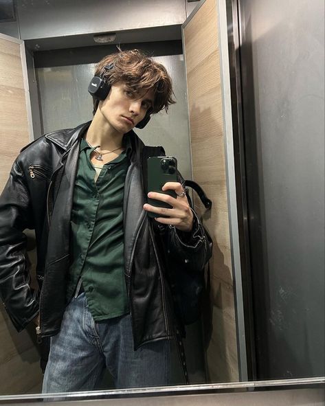 Masc Outfits, Guy Fits, Men Stylish Dress, Guys Clothing Styles, Cool Outfits For Men, Aesthetic Guys, Streetwear Men Outfits, Men Fashion Casual Outfits, A Mirror