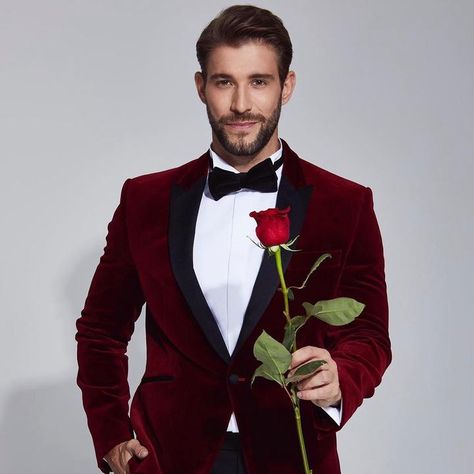 Tomas Tarr on TikTok Simone Susinna, Velvet Dinner Jacket, Slim Fit Tuxedo, Dinner Jacket, Velvet Suit, The Rising Sun, Tuxedo Blazer, Lapel Jacket, Suit Shoes