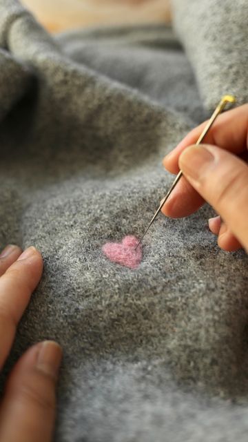 Felting On Fabric, Needle Felted Clothes, Needle Felting Mending, Felted Sweater Projects, Felting On Clothes, Needle Felting On Clothes, Felting On Sweaters, Felted Sweater Crafts, Needle Felting On Sweaters