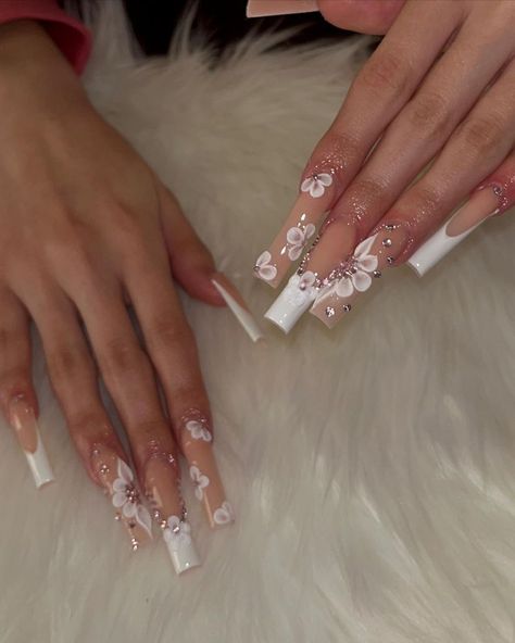 Acrylic Nails With 3d Flowers And Gems, Latina Acrylic Nails Medium, Latina Acrylic Nails Short, Latina Acrylic Nails, Hispanic Nails, Latina Nails Acrylic, Nails Art Simple, Easy Nail Art Tutorial, Nail Art 2022