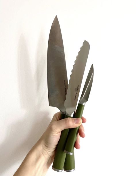 Aesthetic Kitchen Things, Kitchen Knife Set Aesthetic, Knife Set Aesthetic, Homeware Aesthetic, Knifes Kitchen, Best Housewarming Gift Ideas, Capsule Kitchen, Kitchen Materials, Housewarming Gift Ideas