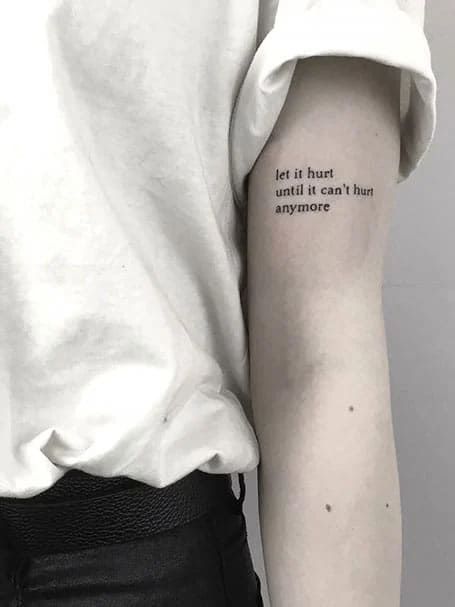 Arm Tattoos Lettering, Font Tato, Quote Tattoos Placement, Wörter Tattoos, Spinal Tattoo, Inspiring Quote Tattoos, Tattoo Placements, Small Quote Tattoos, Clown Tattoo