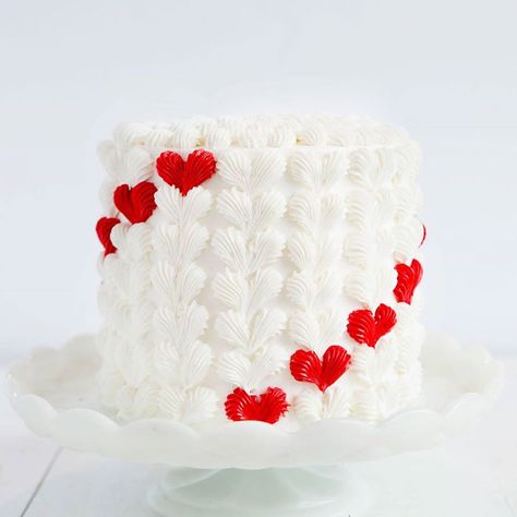 Surprise Inside Cake, Inside Cake, I Am Baker, Creative Cake Decorating, Valentines Day Cakes, Valentine Cake, Cake Decorating Designs, Simple Valentine, White Cake